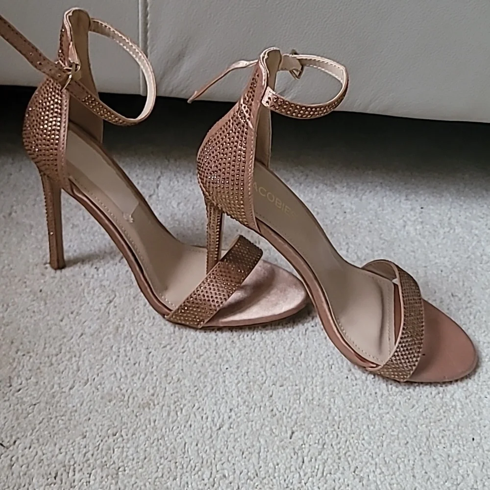 Shoes - Picture 2 of 4